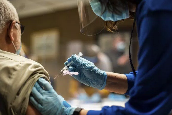 Các ca nhiễm sau khi tiêm vaccine ít khi diễn tiến tới bệnh nặng (Ảnh: Internet). Các ca nhiễm sau khi tiêm vaccine ít khi diễn tiến tới bệnh nặng (Ảnh: Internet).
