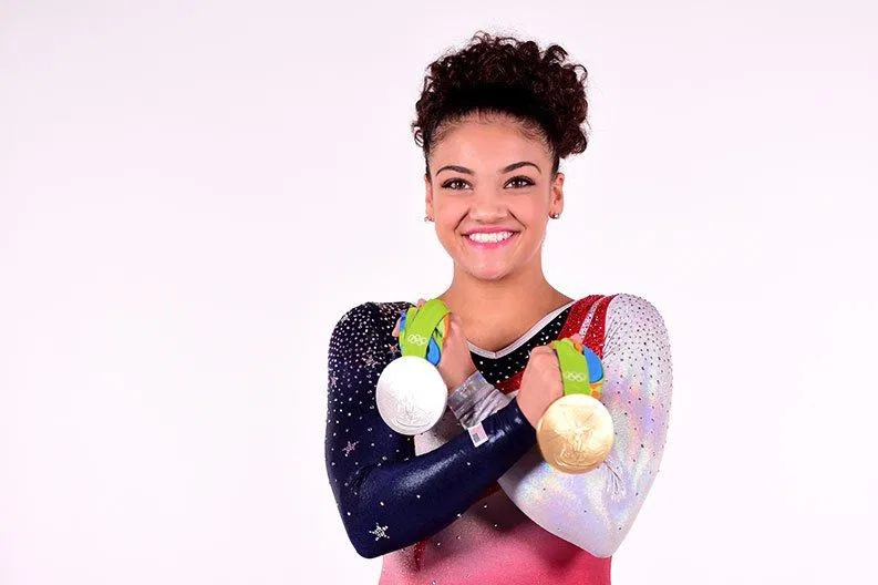 Huy chương Olympic của Laurie Hernandez (Ảnh: Internet). Huy chương Olympic của Laurie Hernandez (Ảnh: Internet).