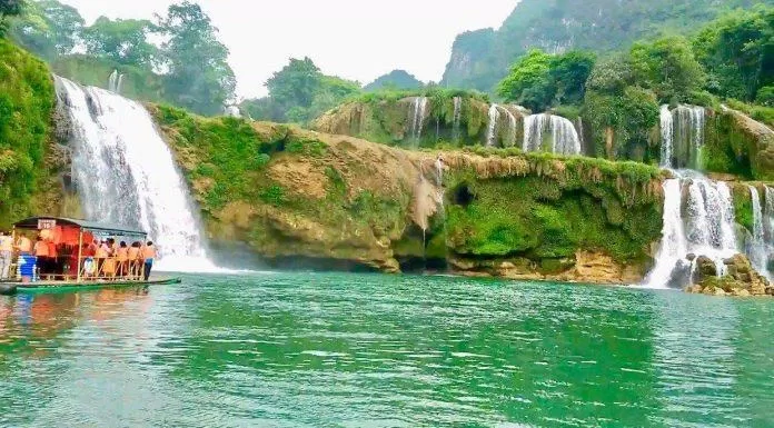 Ngắm thác Bản Giốc (Nguồn: Kim Cúc). Ngắm thác Bản Giốc (Nguồn: Kim Cúc).