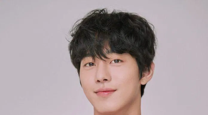 Ahn Hyo Seop diễn viên tài năng với ngũ quan hài hoà trên gương mặt (Ảnh: Internet). Ahn Hyo Seop diễn viên tài năng với ngũ quan hài hoà trên gương mặt (Ảnh: Internet).