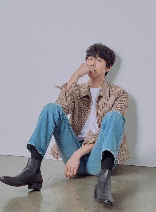 Đôi chân dài cực phẩm của mỹ nam Ahn Hyo Seop (Ảnh: Internet). Đôi chân dài cực phẩm của mỹ nam Ahn Hyo Seop (Ảnh: Internet).