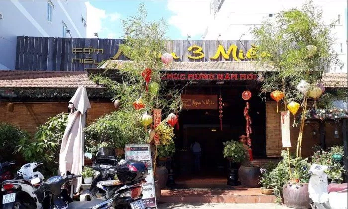 Không gian bên ngoài của quán, (Ảnh: Internet)