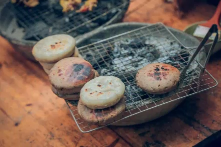 bánh tam giác mạch nướng