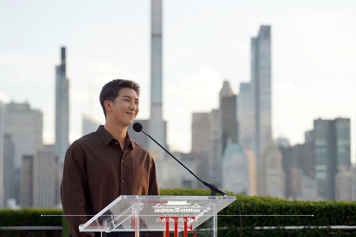 Thủ lĩnh BTS phát biểu tại bảo tàng nghệ thuật Metropolitan (Ảnh: Internet)