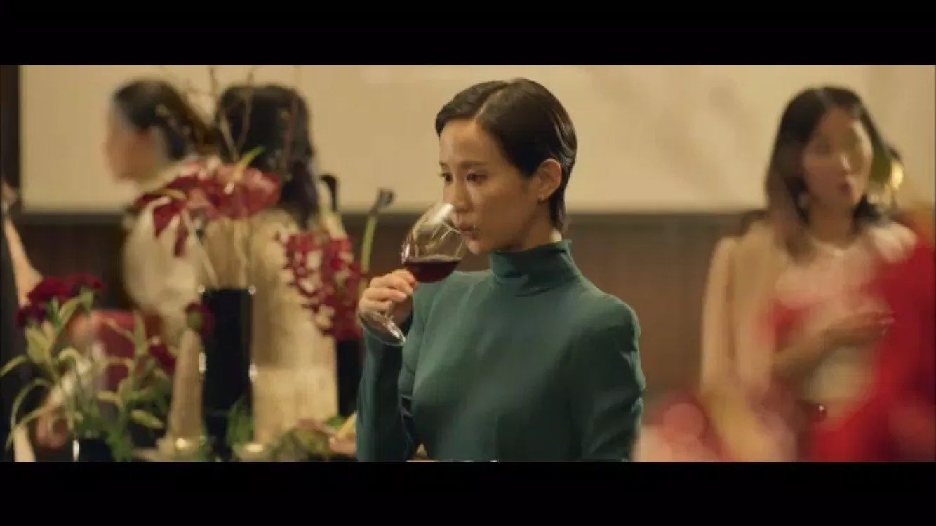 Yeo-wool tại bữa tiệc (nguồn: internet) Yeo-wool tại bữa tiệc (nguồn: internet)