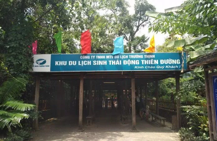Cổng vào khu du lịch Động Thiên Đường. (Ảnh: Internet) Cổng vào khu du lịch Động Thiên Đường. (Ảnh: Internet)