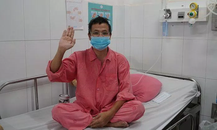 Cựu cascadeur Lữ Đắc Long trong thời gian điều trị tại bệnh viện (Nguồn: Internet).