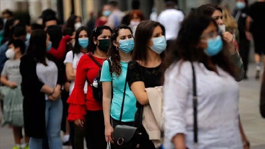 Người dân càng tự giác chấp hành thì các quy định càng bớt nặng nề hơn (Ảnh: Internet). Người dân càng tự giác chấp hành thì các quy định càng bớt nặng nề hơn (Ảnh: Internet).