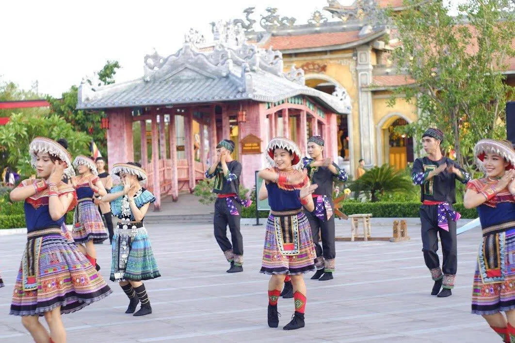 Biểu diễn mini show của công viên. (Ảnh: Internet)