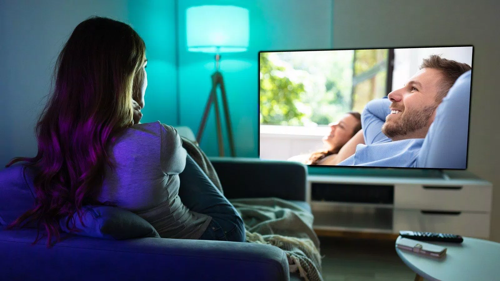 Các triệu phú dành ít thời gian xem TV. Nguồn: Internet Các triệu phú dành ít thời gian xem TV. Nguồn: Internet