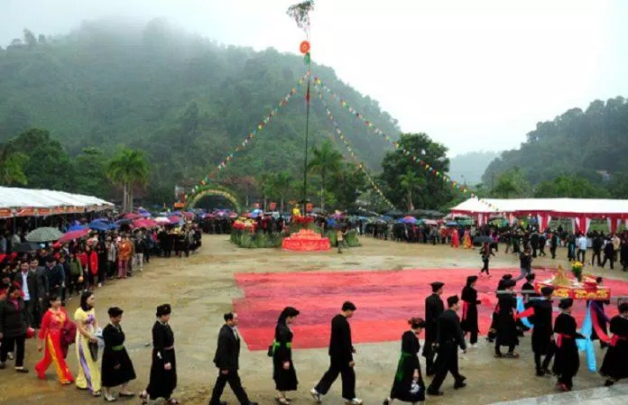 Mùa lễ hội của các dân tộc thiểu số ở Hà Giang (Ảnh: Internet).
