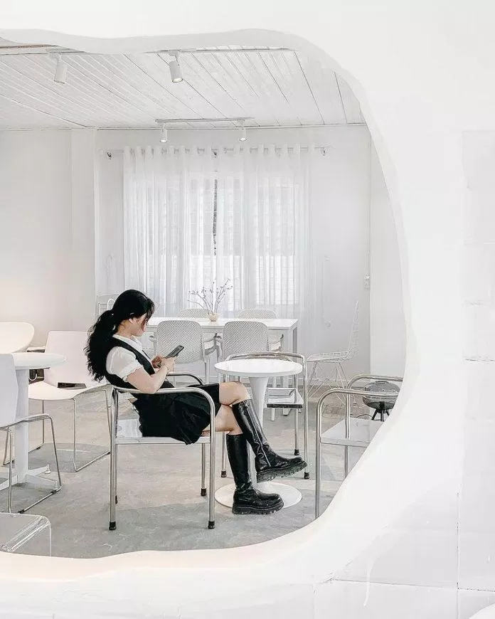 Không gian bên trong quán (ảnh: Instagram @anxoancyrus)
