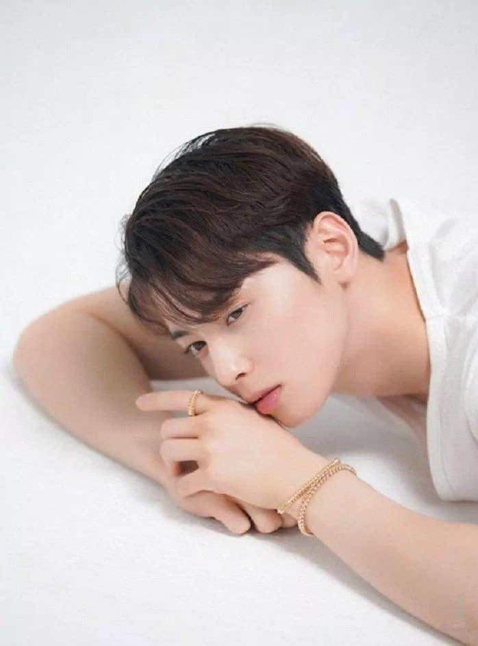 Cha Eun Woo (ASTRO) thần tượng K-Pop xuất hiện trên Quảng cáo trước khi ra mắt. (Nguồn: Internet)