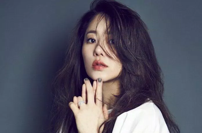 Go Hyun Jung luôn tuân thủ quy tắc nghiêm ngặt trong nghề nghiệp của mình (Ảnh: Internet) Go Hyun Jung luôn tuân thủ quy tắc nghiêm ngặt trong nghề nghiệp của mình (Ảnh: Internet)