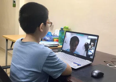 Nhiều địa phương đã cho học sinh học online trong năm học mới (Ảnh: Internet). Nhiều địa phương đã cho học sinh học online trong năm học mới (Ảnh: Internet).