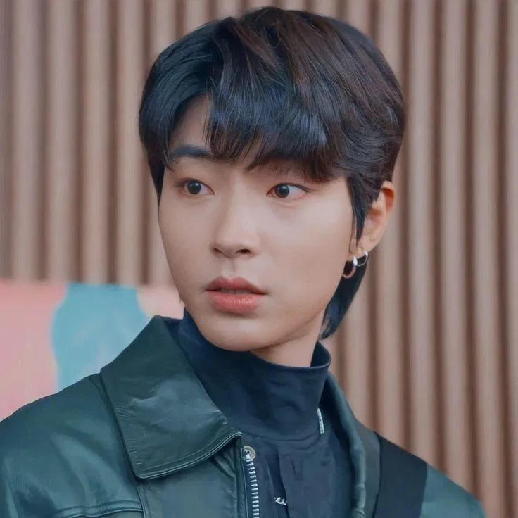 Vẻ ngoài trẻ trung của Hwang In Yeop dù sắp bước qua tuổi 30 (Ảnh: internet)