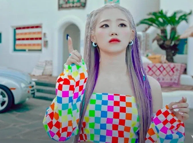 Hyunbin (TRI.BE) sở hữu màu tóc nổi bật. (Nguồn: Internet)