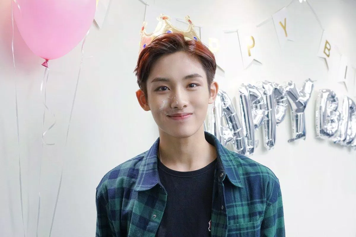 WinWin (NCT) sinh ngày 28 tháng 10 năm 1997 và sẽ tròn 24 tuổi vào năm nay. (Nguồn: Internet)