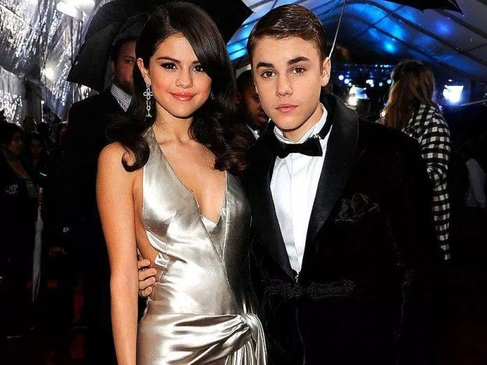 Selena Gomez là mối tình đầu tiên của Justin Bieber. (Ảnh: Internet)