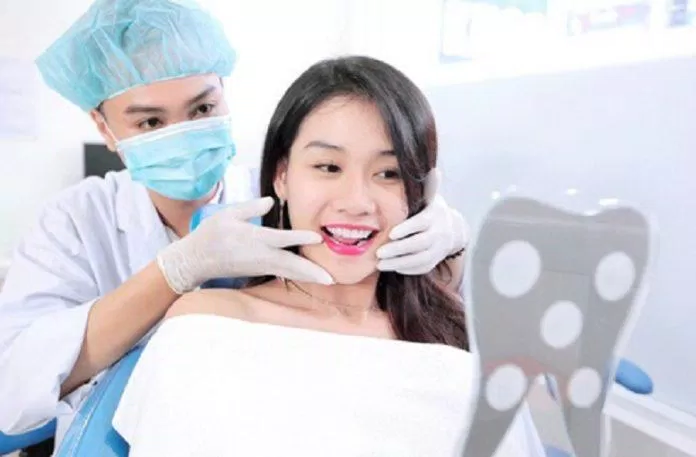 Đang trong kỳ kinh nguyệt, cơ thể mất máu nhiều, các bạn nữ không nên nhổ răng (Ảnh: Internet). Đang trong kỳ kinh nguyệt, cơ thể mất máu nhiều, các bạn nữ không nên nhổ răng (Ảnh: Internet).