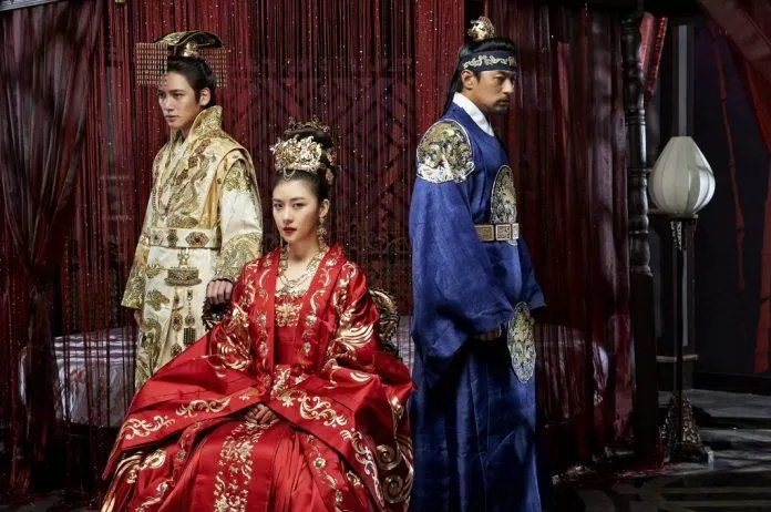 Poster với trang phục lộng lẫy của các diễn viên chính trong Hoàng hậu Ki (Nguồn: Internet).