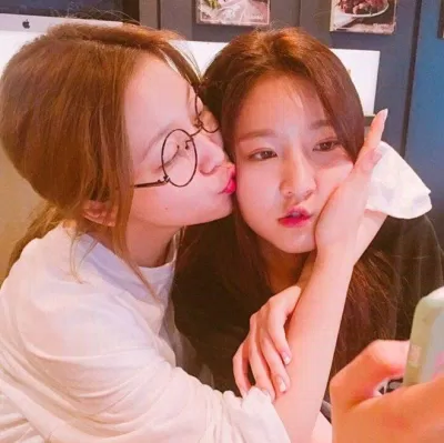 Hay với Yeri cũng vô cùng thân thiết. (nguồn ảnh: Internet) Hay với Yeri cũng vô cùng thân thiết. (nguồn ảnh: Internet)