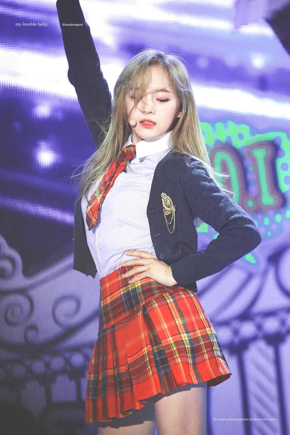 Kim Se Jeong tỏa sáng khi còn ở trên sân khấu. (nguồn ảnh: Internet)