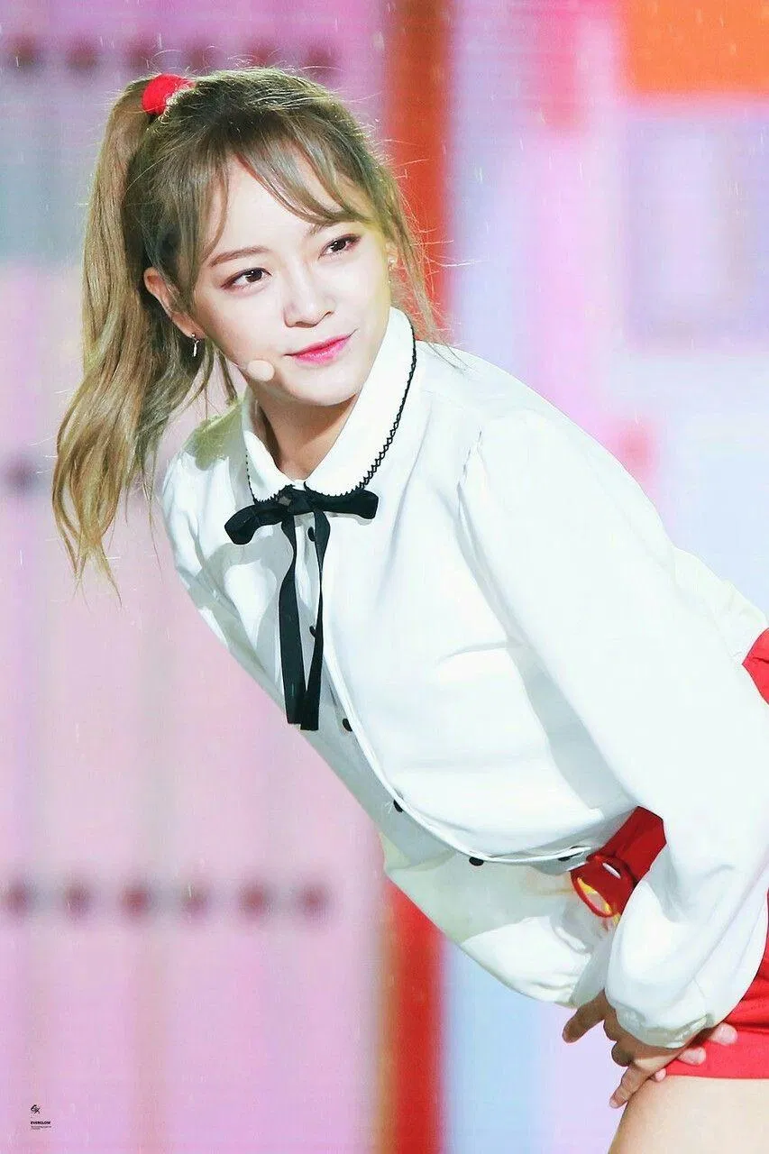 Á quân Procedure 101 Kim Sejeong và chặng đường tìm lại ánh hào quang ca sĩ somi Chung Ha diễn xuất Eun Ho School 2017 Flower road Kim Sejeong GUGUDAN hào quang I.O.I Jeon Somi Kim Se Jeong Kim Sejeong Kim Sejeong gugudan Procedure 101 School 2017 Sejeong (Gugudan) được đạo diễn School 2017 nhắc tới như một diễn viên trẻ tài năng Sejeong Gugudan Sejeong I.O.I Sejeong trong School 2017 sự nghiệp The Uncanny Counter The uncanny counters