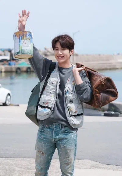 Tạo hình của Kim Seon Ho trong phim Điệu Cha-Cha-Cha làng chài (Ảnh: Internet).