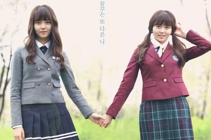 Trước đây, Kim So Hyun cũng từng đảm nhận vai diễn cặp chị em song sinh trong Học Đường 2015 (School 2015) (Nguồn: Internet).