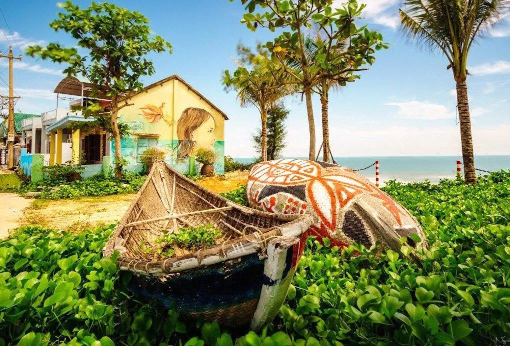 Bãi biển làng Bích Họa. (Ảnh: Internet)