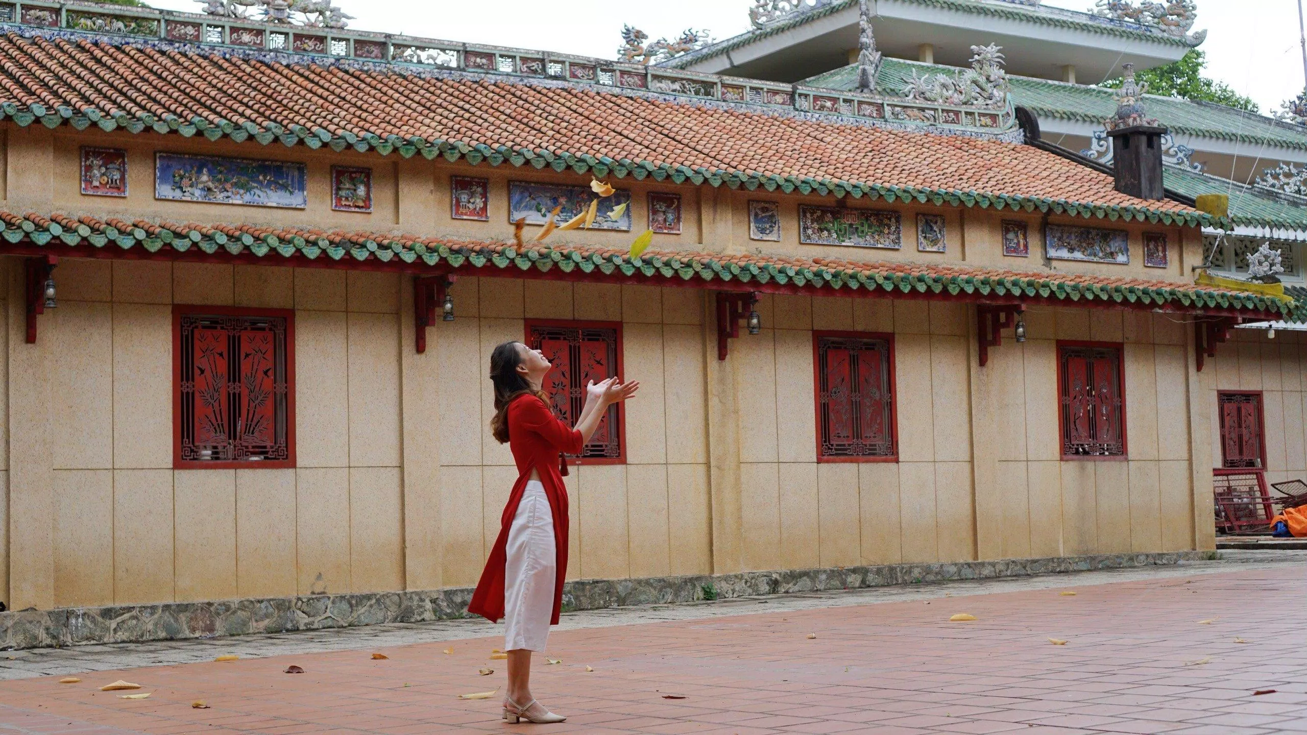 Khuôn viên Lăng Ông Bà Chiểu (Nguồn: Nhật Linh). Khuôn viên Lăng Ông Bà Chiểu (Nguồn: Nhật Linh).