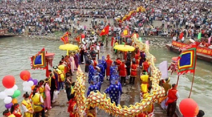 Lễ hội Chử Đồng Tử - Tiên Dung ở Hưng Yên (Ảnh: Internet).
