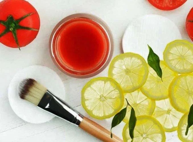 Mặt nạ từ cà chua và chanh (ảnh: internet)