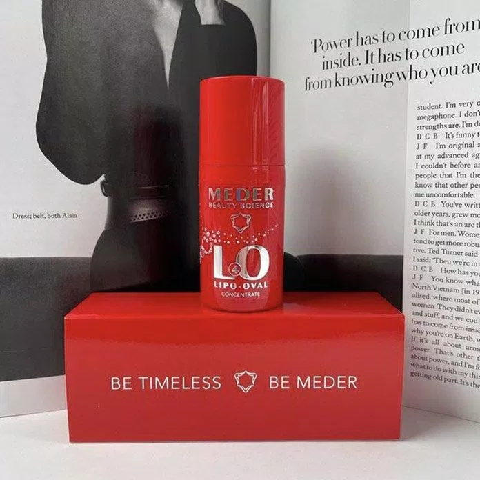 Tinh chất Meder Beauty Science Lipo-Oval Concentrate sở hữu thiết kế chai trụ màu đỏ cầm chắc