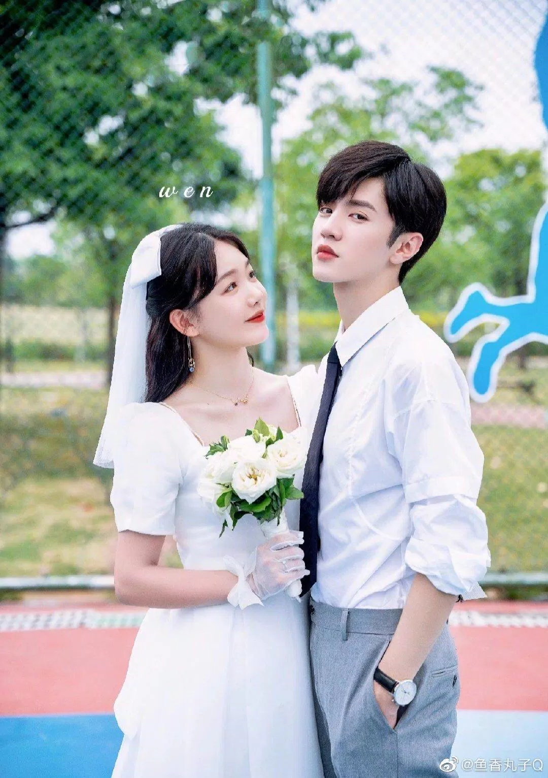 Ảnh cưới khiến con dân quắn quéo (Ảnh: Internet)