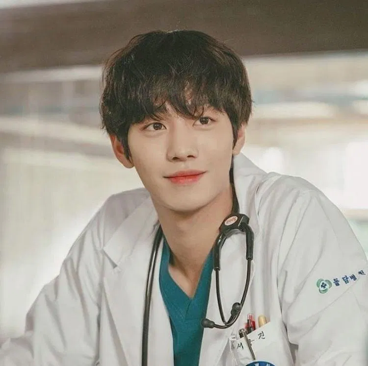 Ahn Hyo Seop trong Người thầy y đức 2 (Ảnh: Internet). Ahn Hyo Seop trong Người thầy y đức 2 (Ảnh: Internet).