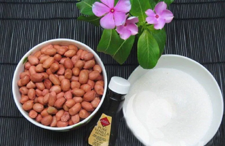 Khi bị đầy bụng, khó tiêu nên hạn chế ăn lạc (Ảnh: Internet). Khi bị đầy bụng, khó tiêu nên hạn chế ăn lạc (Ảnh: Internet).