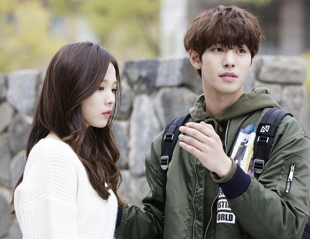 Ahn Hyo Seop trong phim Nữ hoàng của những chiếc nhẫn (Ảnh: Internet). Ahn Hyo Seop trong phim Nữ hoàng của những chiếc nhẫn (Ảnh: Internet).