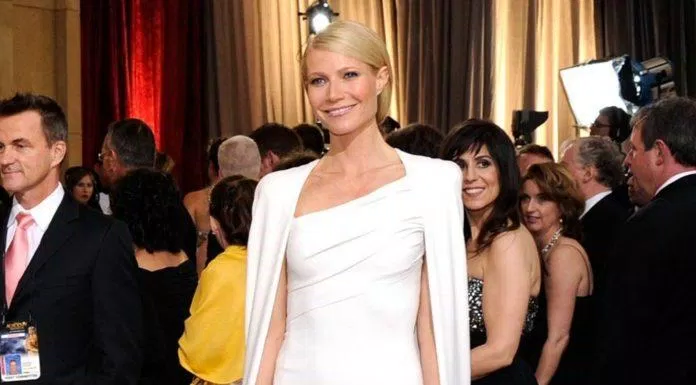 Diễn viên Gwyneth Paltrow diện váy trắng trên thảm đỏ Oscar 2012 (nguồn internet)
