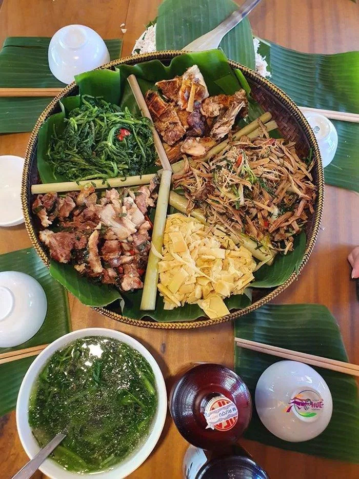 Bữa cơm truyền thống được làm từ sản vật A Lưới (Ảnh: Internet). Bữa cơm truyền thống được làm từ sản vật A Lưới (Ảnh: Internet).