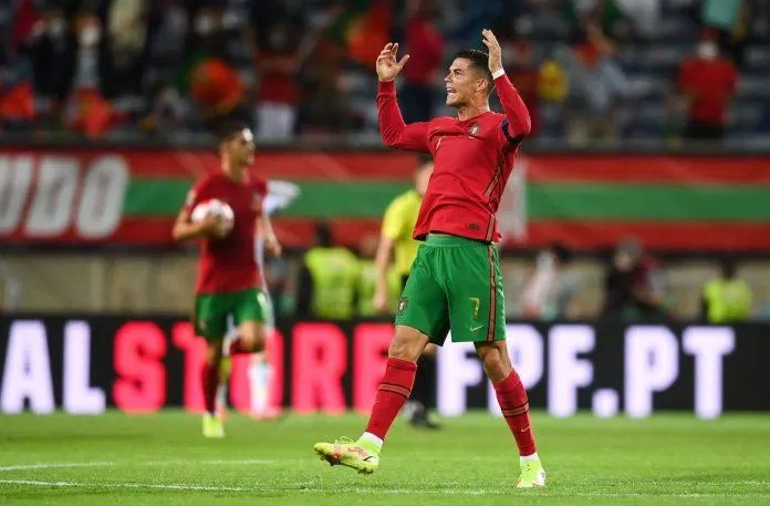 Ronaldo sút hỏng quả phạt đền dành cho Bồ Đào Nha. (Nguồn ảnh: Internet)