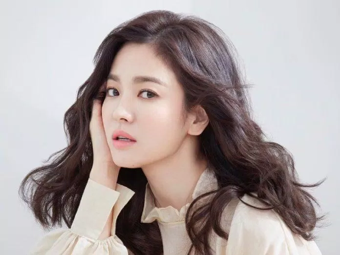 Song Hye Kyo cùng chung suy nghĩ với cô bạn thân Go Hyun Jung khi từ chối đóng cameo (Ảnh: Internet) Song Hye Kyo cùng chung suy nghĩ với cô bạn thân Go Hyun Jung khi từ chối đóng cameo (Ảnh: Internet)