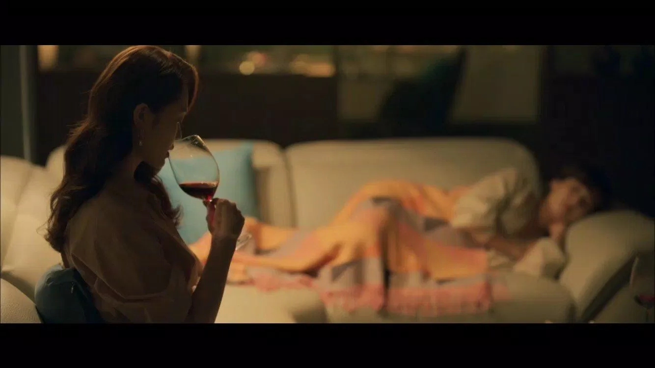 tại nhà Yeo-wool tuy nhiên mọi thứ khá quen thuộc đối với Na-yoon (nguồn: internet) tại nhà Yeo-wool tuy nhiên mọi thứ khá quen thuộc đối với Na-yoon (nguồn: internet)