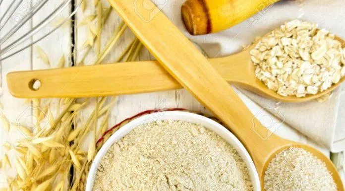 Bột yến mạch chứa nhiều hoạt chất dưỡng ẩm (Nguồn: Internet) Bột yến mạch chứa nhiều hoạt chất dưỡng ẩm (Nguồn: Internet)
