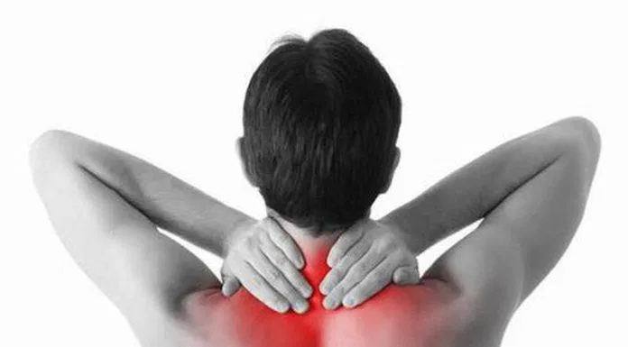 Giãn cơ vùng cổ thường xuyên để tránh các bệnh đau vai gáy (Nguồn: Google)
