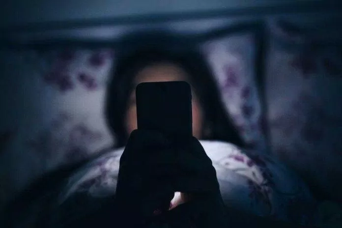 Thức khuya là một thói quen xấu cần loại bỏ. (Ảnh: Internet)