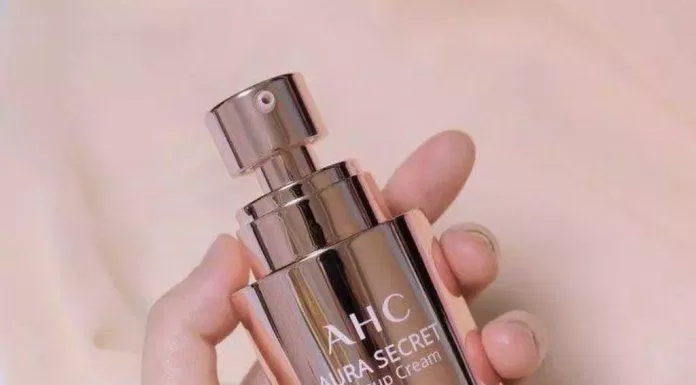 Kem dưỡng trắng hồng nâng tông da AHC Aura Secret Tone Up Cream. (Nguồn ảnh: Internet)
