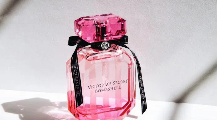 Victoria’s Secret Bombshell với tone hồng đặc trưng (Nguồn: Internet)