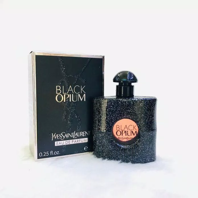 YSL Black Opium mang một thiết kế vuông cổ điển (Nguồn: Internet)